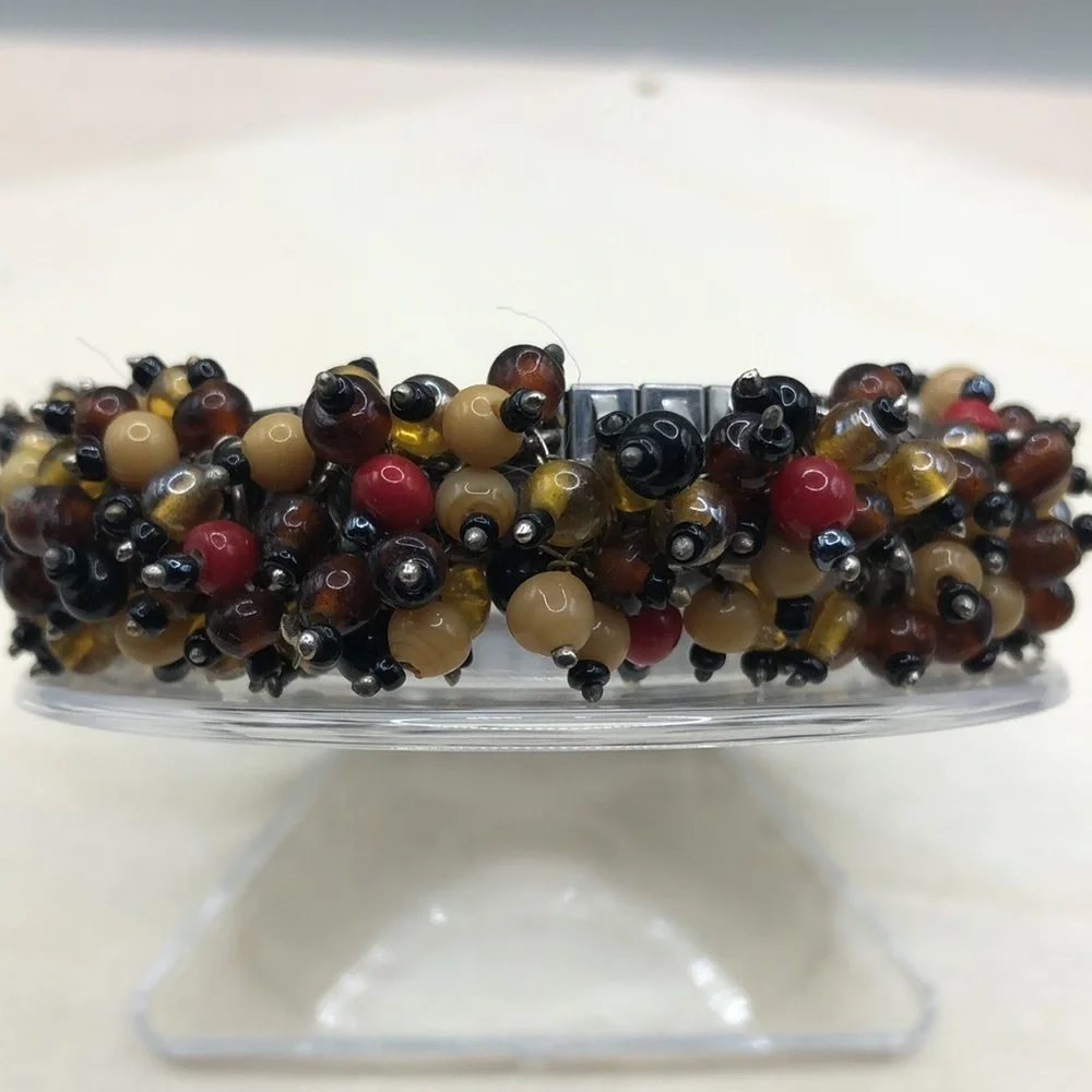 Vintage beaded cha cha accordion stretch bracelet-read.
